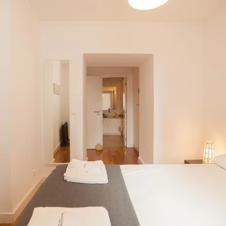 Flh Sao Bento Sunny Flat With Terrace Апартаменты Лиссабон